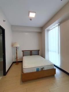 MACTAN NEWTOWN CONDO with pool access - 1