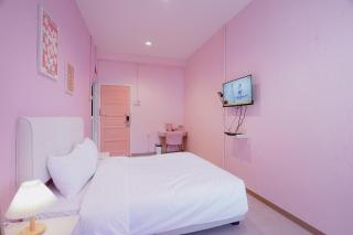 Hugstore Pink Hotel - 6