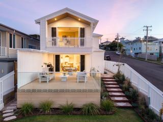 Nordica Luxury Bayside Retreat Wynnum Sleeps 10 - 0