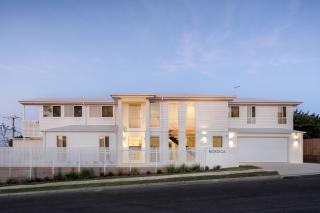 Nordica Luxury Bayside Retreat Wynnum Sleeps 10 - 9
