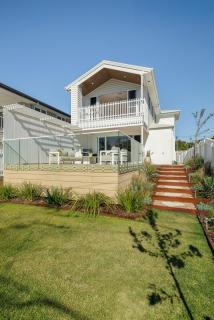 Nordica Luxury Bayside Retreat Wynnum Sleeps 10 - 4