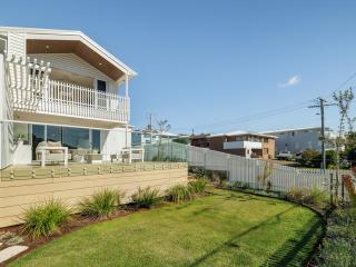 Nordica Luxury Bayside Retreat Wynnum Sleeps 10 - 2