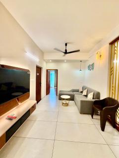 Casa Mira Homes AC Family premium Rooms with Lift access - 2