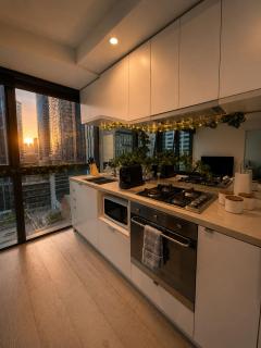 Modern Melbourne Central 2 Bedroom Apartment - 6