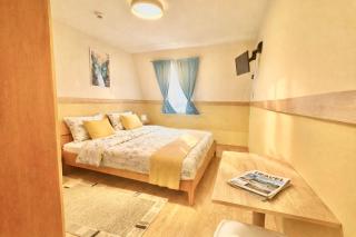 Castle Park Suites - 3