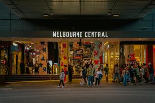Modern Melbourne Central 2 Bedroom Apartment - 1
