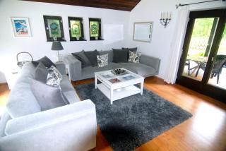 Spacious Chalet for Ski & Summer Adventures - 8