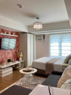 Homey Studio Steps from Abreeza Mall with City View - 2