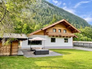 Spacious Chalet for Ski & Summer Adventures - 0