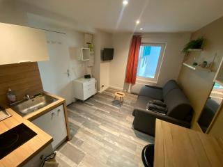 Le Petit Central - 466 - 7