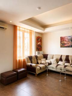 Spacious Apartment in Yerevan Center - 2