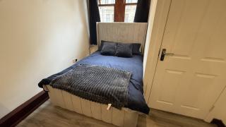 3 Person 10-Minute City Escape Apartment near Hampden Park Stadium - 7
