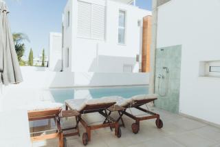 Luxury 2-floor Villa with Private Swimming Pool - 3
