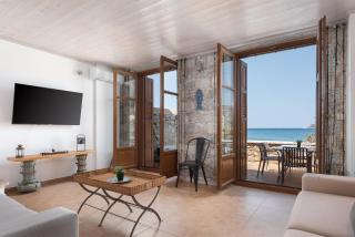Aura Seafront Villa - 3