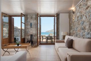 Aura Seafront Villa - 2