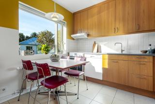 Spacious Upper-Floor Apartment with Loft & Garden - 6