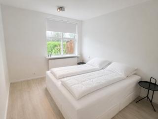 Bright apartment at the heart of Kópavogur - 3