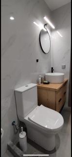 A Modern & Homely 1BR Apartment - 4