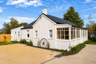 The Baker's Cottage in the Heart of Richmond Sleeps 6 - 0