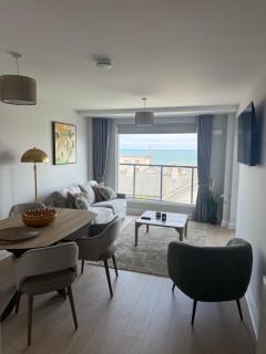 The International Apartments Bray Seafront - 6