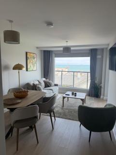 The International Apartments Bray Seafront - 8