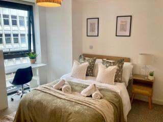 Fargate Central 302 3-Bed Sheffield Centre - 0