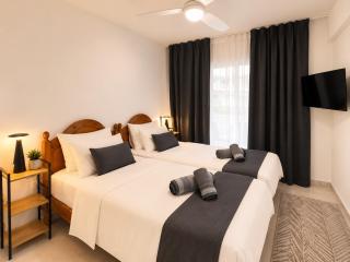 Kyblue Management -1BR Apt, 6 Mins to Coral Bay - 0