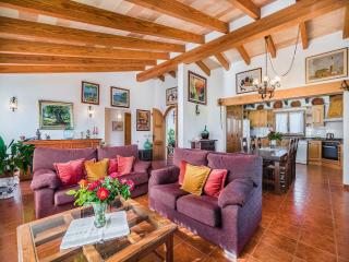 Contemporary Mallorcan Villa for 6 - 8