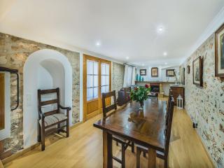 Traditional Majorcan Villa with Pool - 7
