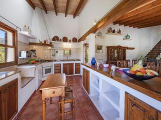 Country Villa with Garden for 6 - 7