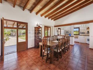 Country Villa with Garden for 6 - 8