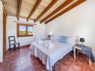 Country Villa with Garden for 6 - 6