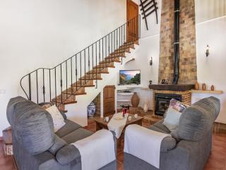 Country Villa with Garden for 6 - 9