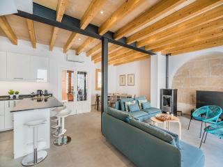 Old Town Townhouse with Pool, Pollença - 1