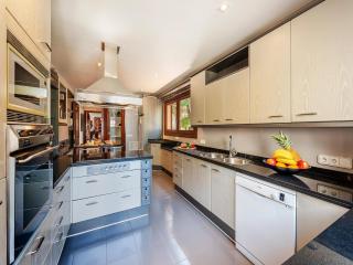 5-Bed Villa, Two Pools, Puerto Pollença - 8