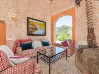 Historic Villa with Mountain Views, Mallorca - 9