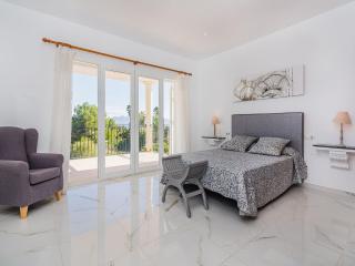 Villa with Pool Near Beach in Mallorca - 7