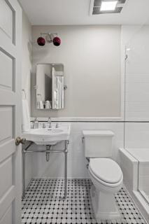 Suite 3A at Maison Dupont a Dupont Circle Inn - 4