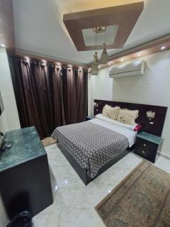 Sky - Private Room in Shared Apartment - 0