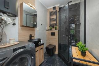 Elegant and Modern Apartment in Katowice for 3 People by Noclegi Renters - 7