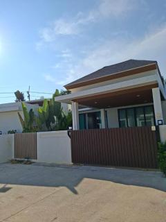 Narinsaya Airport Relax Pool Villas - 6