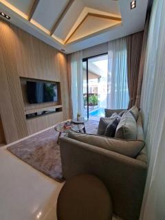 Narinsaya Airport Relax Pool Villas - 5