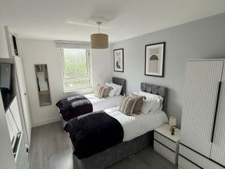 Stylish 1-Bed Apartment near Guildford Station - 6