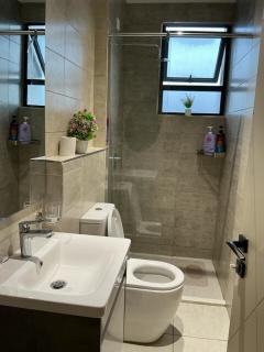 Kilimani 1 BR Recharge in Style Sauna Steam & Modern Gym - 2