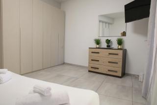 Spacious Apartment near Lake Como & Station by PM Lake Como - 1