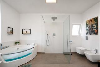 Yello Homes Suite - Dream Loft - Jacquzzi - bis zu 10 Gäste - 4