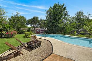 Relax & Entertain in Our Private & Central Oasis - 9