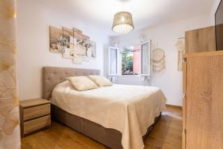 Charming ground floor villa apartment with a heated swimming pool - 2