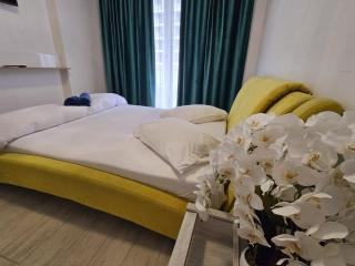Azizi Beach Side Family Apartment - Beach Pool & Spa Resort - 6