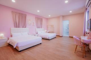The Pink Boutique - 8
